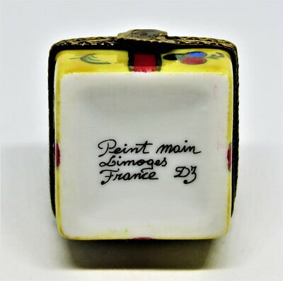 LIMOGES FRANCE BOX - CHRISTMAS TREE ON A PRESENT BASE - SANTA CLAUS CLASP