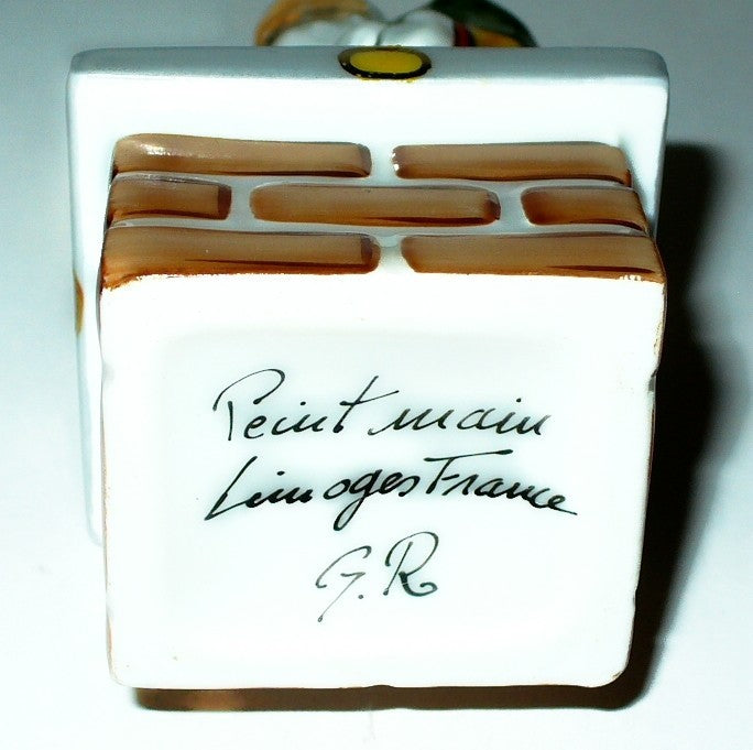 LIMOGES FRANCE BOX ~ SANTA CLAUS IN CHIMNEY ~ CHRISTMAS TREE & TOYS ~ PEINT MAIN