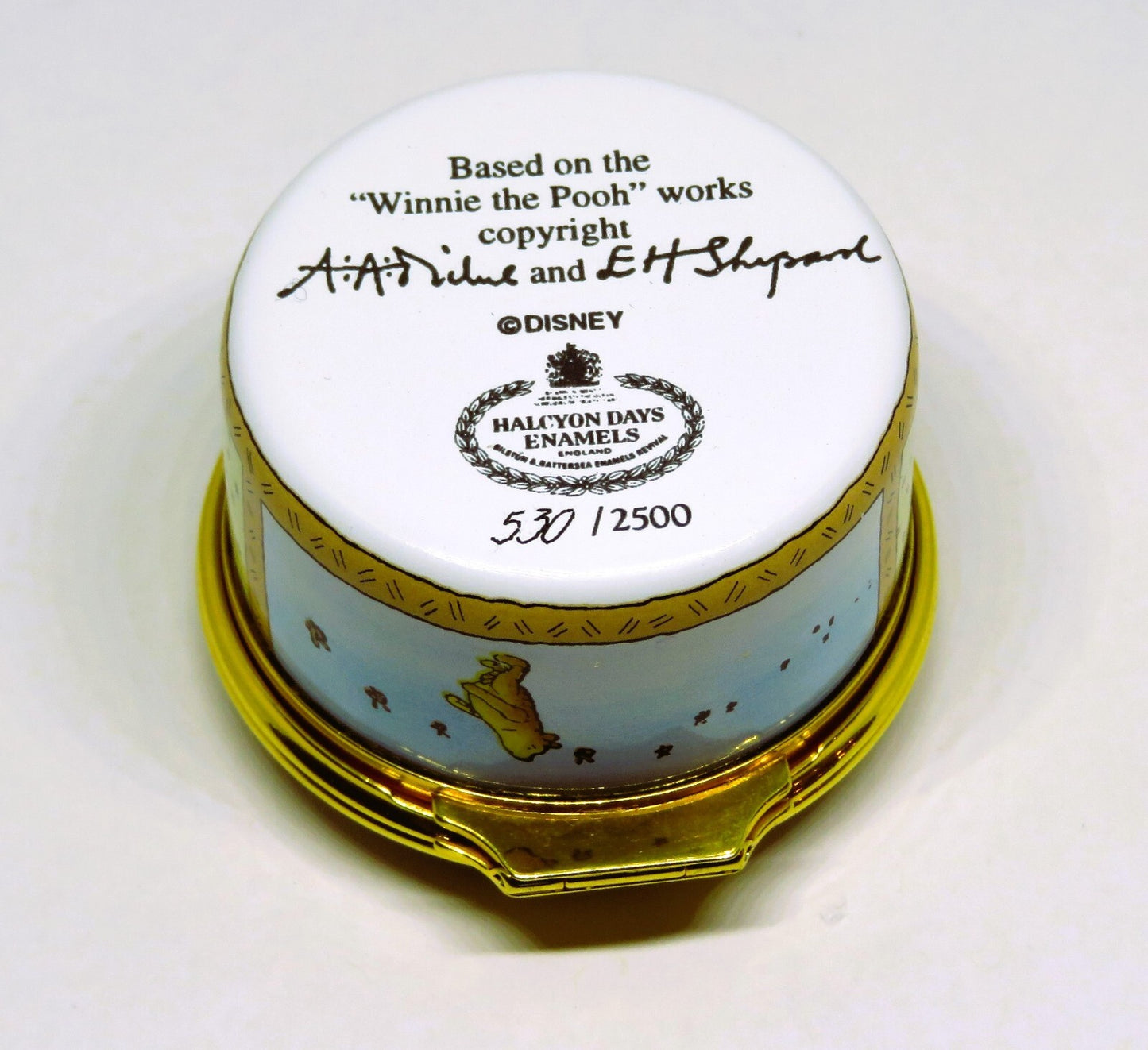 HALCYON DAYS ENAMEL BOX - WINNIE THE POOH - DISNEY - HOW A BEAR LIKES HONEY!