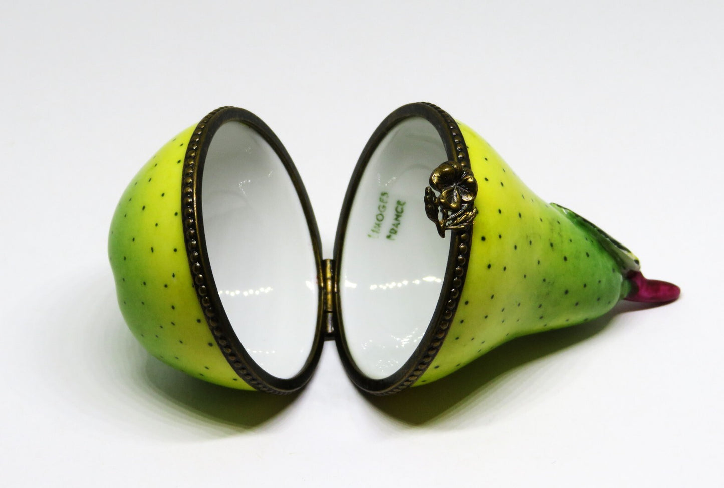 LIMOGES FRANCE BOX - LARGE SPECKLED PEAR & STEM - 3 DIMENSIONAL LEAF - FRUITS