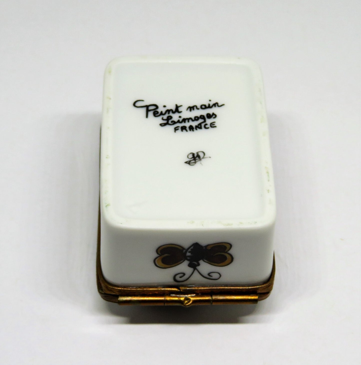 LIMOGES FRANCE BOX - BUTTERFLY & DRAGONFLY RECTANGLE - BUTTERFLY CLASP - INSECTS