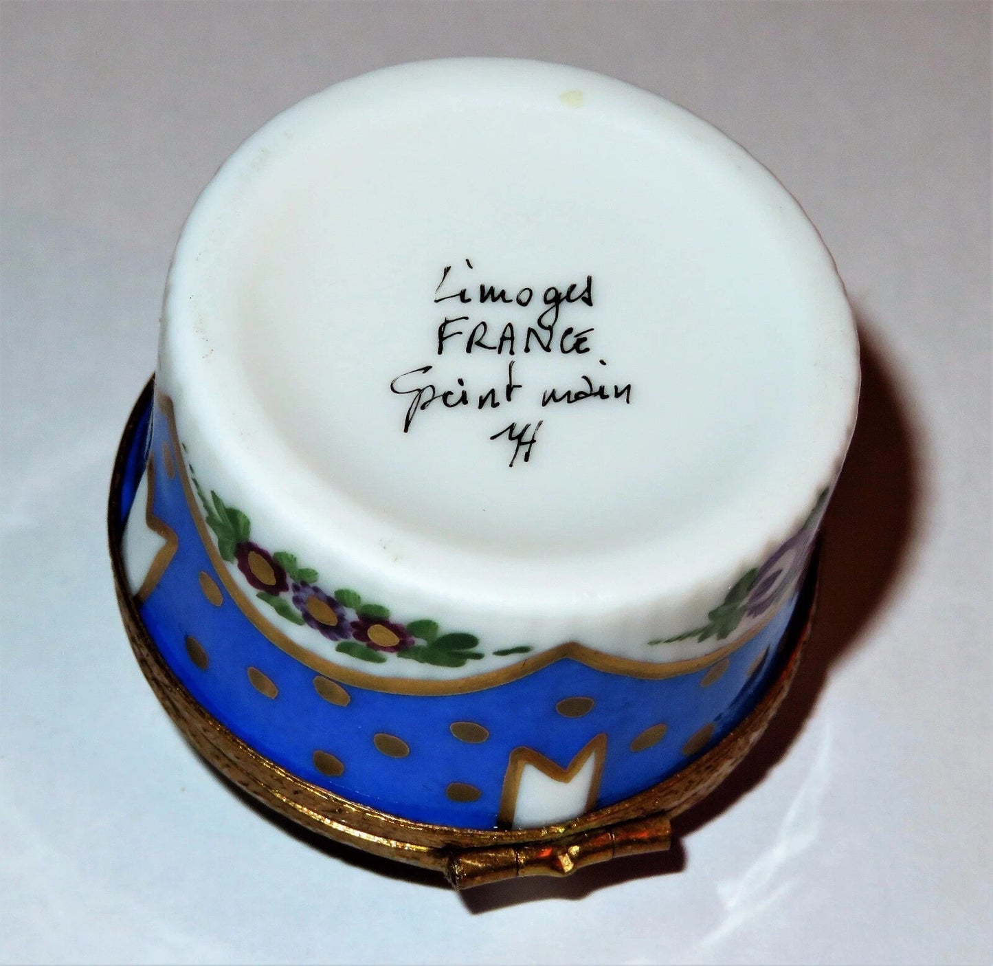 LIMOGES FRANCE BOX~HAT BOX & HAT~ DOVES & RIBBON & FLOWERS ~SEVRES ROSES~ BIRDS