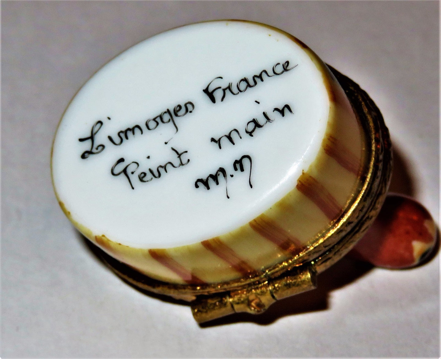 LIMOGES FRANCE BOX - EXOTIC LEOPARD PRINT SHOE ON A STRIPED OVAL - JUNGLE PRINTS
