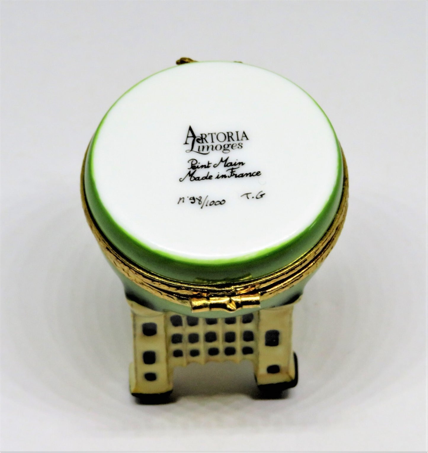 LIMOGES FRANCE BOX - ARTORIA - TOWER OF LONDON & BRITISH FLAG - ENGLAND - LE