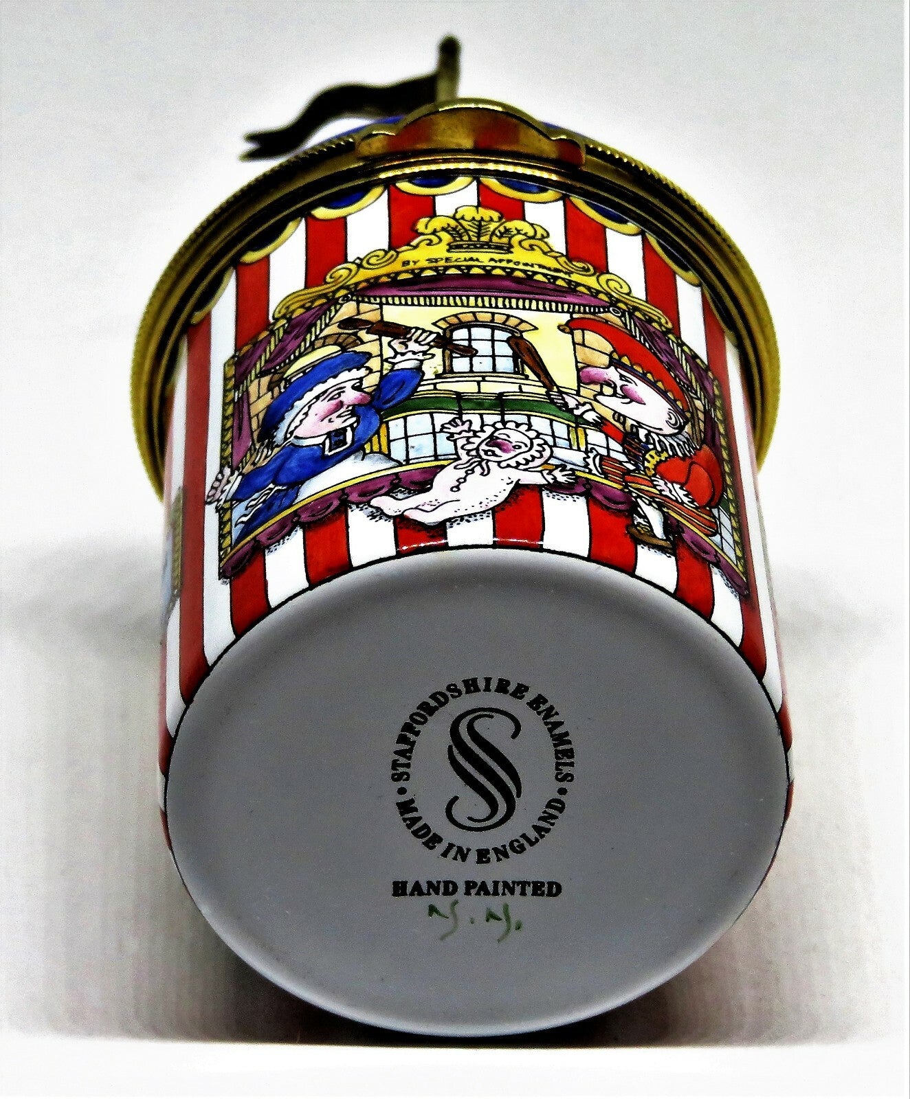 STAFFORDSHIRE ENGLISH ENAMELS BOX - STRIPED TENT WITH PUNCH & JUDY PUPPET SHOW