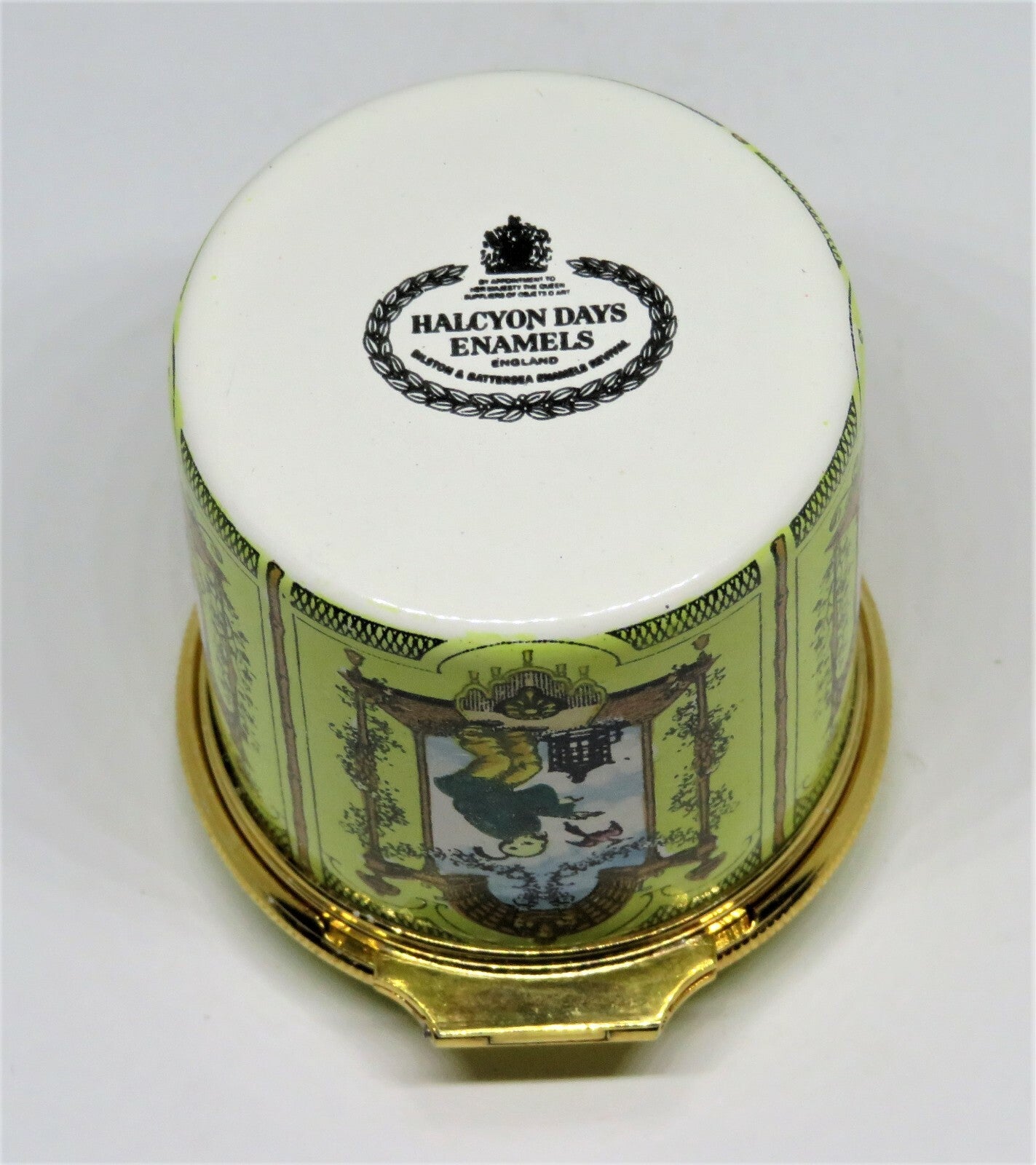 HALCYON DAYS ENAMEL BOX- ASIAN SCENES - CHINOISERIE -TREES- PAGODA -BIRD- PEOPLE