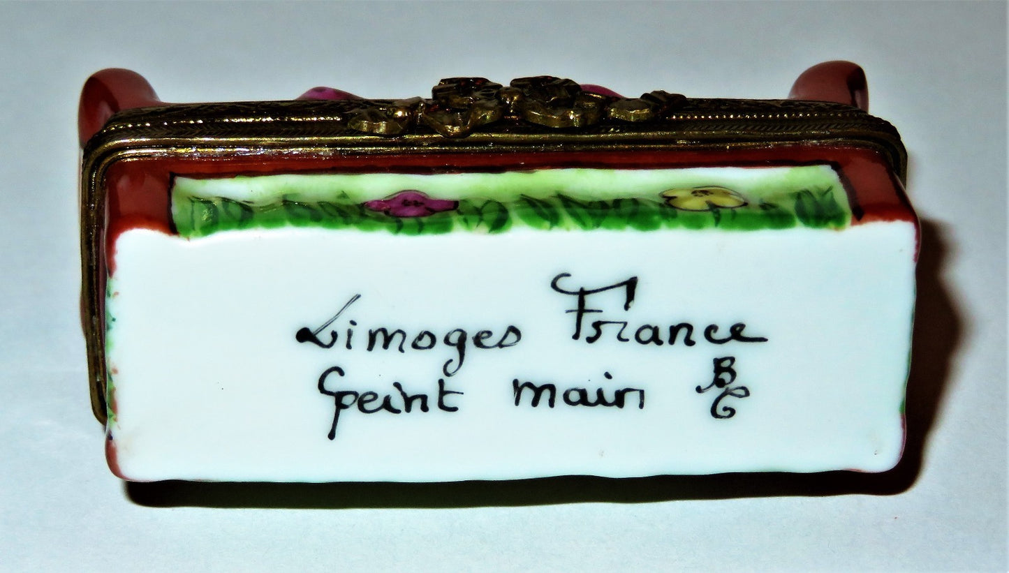LIMOGES BOX ~ GARDEN BENCH & FLOWERS ~ 'STRAW' HAT & MAGENTA SHAWL ~ PEINT MAIN