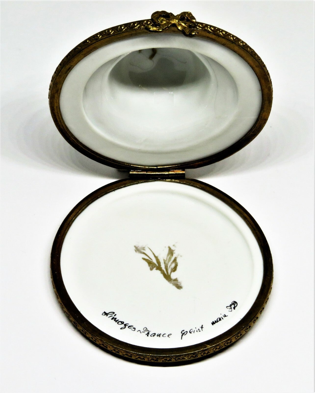 LIMOGES FRANCE BOX- SEVRES STYLE EASTER BONNET - GARDENING HAT - FLOWERS - ROSES
