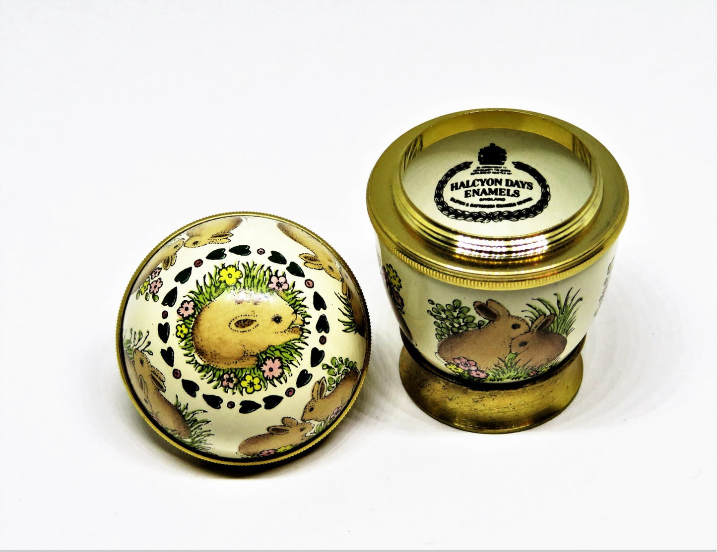 HALCYON DAYS ENAMEL BOX - VINTAGE EASTER BUNNY EGG & STAND - RABBITS & FLOWERS
