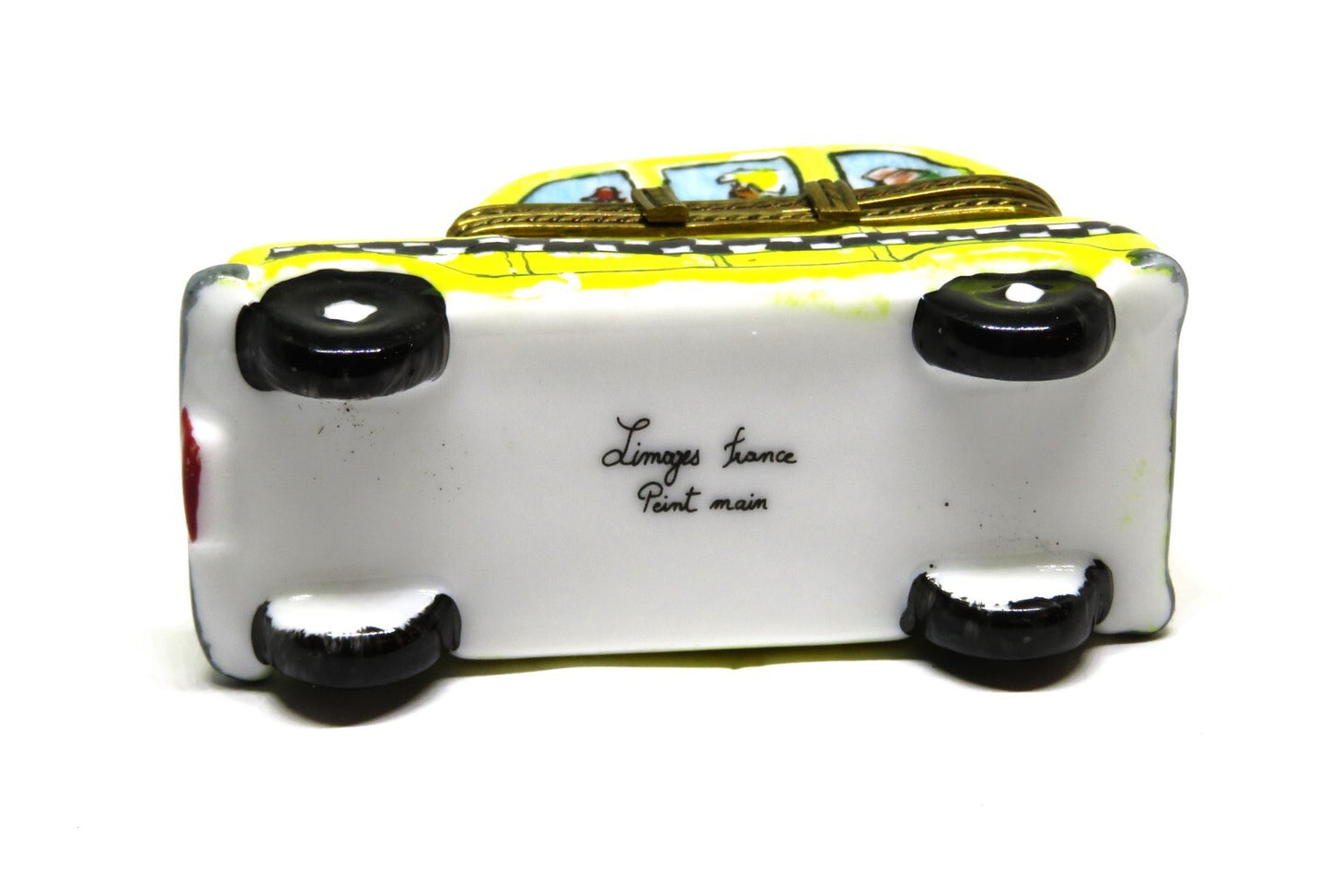 LIMOGES BOX ~ YELLOW CHECKERED TAXICAB & PASSENGERS ~ CAR ~ VEHICLE ~ PEINT MAIN