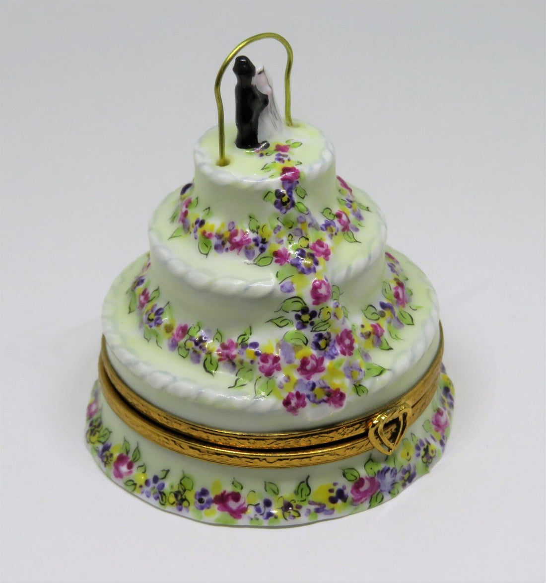 Styling Vintage Porcelain in a Modern Home