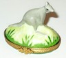 LIMOGES FRANCE BOX - VINTAGE GRAY KANGAROO - AUSTRALIAN ANIMALS - LEAF CLASP