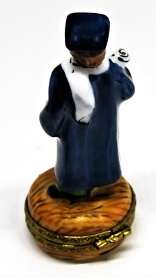 LIMOGES BOX - GRADUATION - GRADUATE & GOWN & CAP - DIPLOMA & BOOKS - LE 4/500