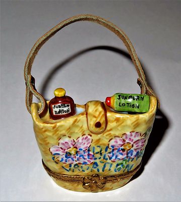 LIMOGES BOX- ARTORIA - CARIBBEAN STRAW BEACH TOTE BAG & LOTION -FLOWERS- LE #378