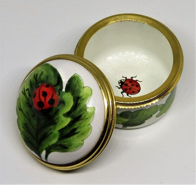 HALCYON DAYS ENAMEL BOX - THREE DIMENSIONAL LADY BUG & LEAVES - LADY BUGS