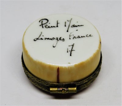 LIMOGES BOX - 'WOODEN' CONTAINER OF CAMEMBERT FROM NORMANDY - COW - WHEEL INSIDE
