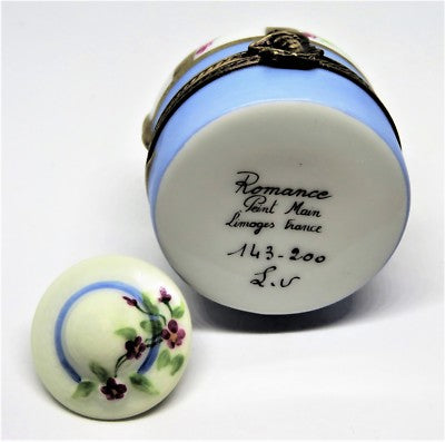LIMOGES FRANCE BOX - ROMANCE - BLUE HAT BOX & REMOVABLE HAT - PINK FLOWERS - LE