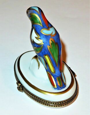 LIMOGES FRANCE BOX -PARROT- MULTI-COLORED FEATHERS & LEAVES -FLOWER CLASP- BIRDS