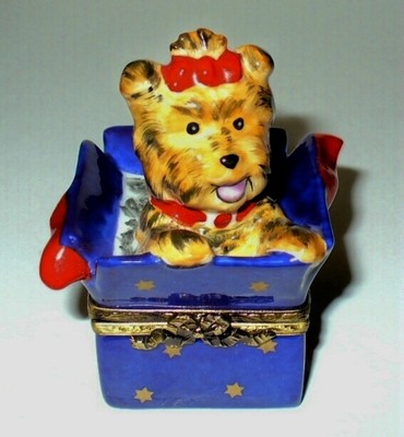 LIMOGES FRANCE BOX~ ELDA ~ YORKSHIRE TERRIER DOG IN GIFT BOX ~YORKIE~ PEINT MAIN