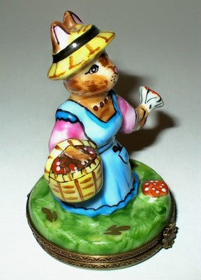 LIMOGES BOX - EASTER - GARDENING BUNNY & FLOWERS & CARROT - RABBIT