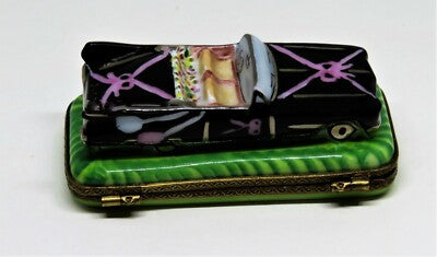 LIMOGES BOX ~WEDDING CAR~ 1950S BLACK CADILLAC ~ FLOWERS & BALLOONS ~ PEINT MAIN