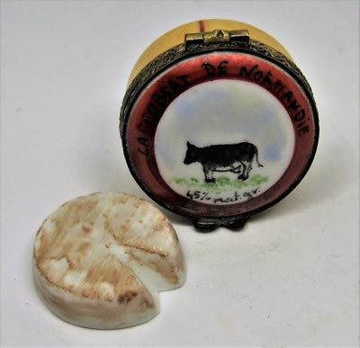 LIMOGES BOX - 'WOODEN' CONTAINER OF CAMEMBERT FROM NORMANDY - COW - WHEEL INSIDE