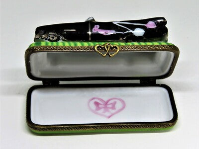 LIMOGES BOX ~WEDDING CAR~ 1950S BLACK CADILLAC ~ FLOWERS & BALLOONS ~ PEINT MAIN
