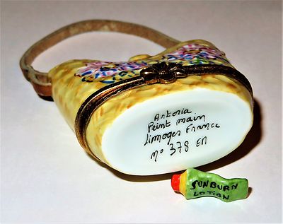LIMOGES BOX- ARTORIA - CARIBBEAN STRAW BEACH TOTE BAG & LOTION -FLOWERS- LE #378