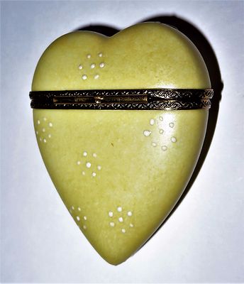 LIMOGES FRANCE BOX ~ HEART & RAISED SCROLLS ~ LILY OF THE VALLEY ~ ANNIVERSARY