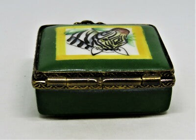 LIMOGES FRANCE BOX - EXIMIOUS - ZEBRA IN THE JUNGLE - LEAF CLASP - FERN INSIDE