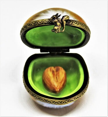 LIMOGES FRANCE BOX - PARRY-VIEILLE - HAZELNUT - FILBERT - SQUIRREL CLASP - NUTS