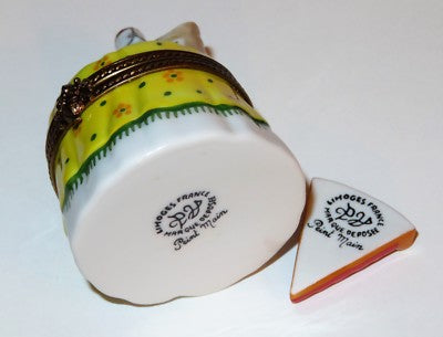 LIMOGES BOX - PV - TABLE & CHERRY TART & REMOVABLE WEDGE - BAKING INGREDIENTS
