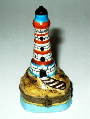LIMOGES BOX~ LIGHTHOUSE ON AN ISLAND ~ ANCHOR CLASP ~ BEACH & OCEAN ~ PEINT MAIN