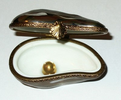 LIMOGES BOX ~ LAGLORIETTE ~ OYSTER SHELL & GOLD PEARL ~ PEINT MAIN - MIB
