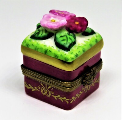 LIMOGES FRANCE BOX - FLORAL CHEST & 3D FLOWERS - REMOVABLE FLOWER VASE - LE