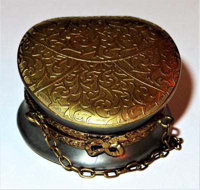 LIMOGES FRANCE BOX- GOLD INCRUSTATION PURSE & CHAIN - LEAF & SCROLL DESIGN - BAG
