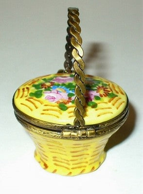 LIMOGES FRANCE BOX ~ GR ~ SPRING FLOWER BASKET & HANDLE ~ ROSES ~ PEINT MAIN