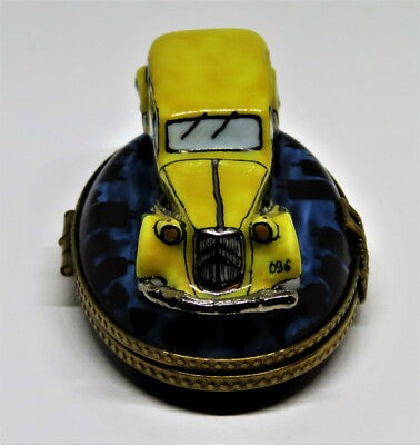 LIMOGES FRANCE BOX - ANTIQUE YELLOW CHECKERED TAXI CAB - CITY SKYLINE - CAR