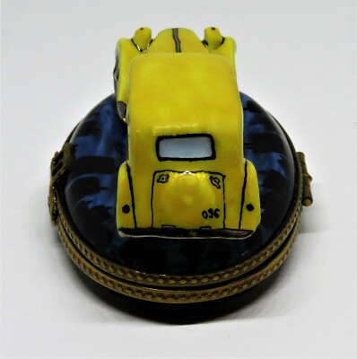 LIMOGES FRANCE BOX - ANTIQUE YELLOW CHECKERED TAXI CAB - CITY SKYLINE - CAR