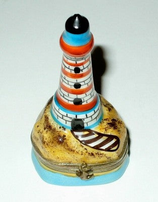 LIMOGES BOX~ LIGHTHOUSE ON AN ISLAND ~ ANCHOR CLASP ~ BEACH & OCEAN ~ PEINT MAIN