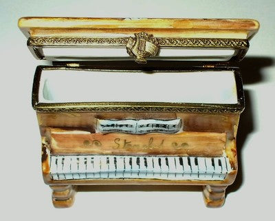 LIMOGES BOX ~UPRIGHT PIANO~ BALLERINA & SHEET MUSIC ~BALLET SLIPPERS~ PEINT MAIN