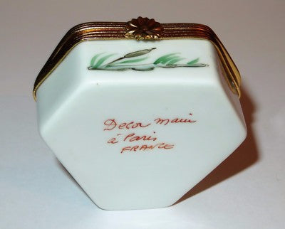 LIMOGES FRANCE BOX - VINTAGE FROG IN A POND SCENE - CATTAILS & REEDS - TOADS
