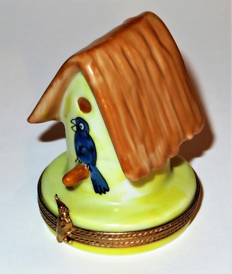 LIMOGES FRANCE BOX ~ BIRD HOUSE & STRAW THATCHED ROOF & BLUE BIRD ~ PEINT MAIN