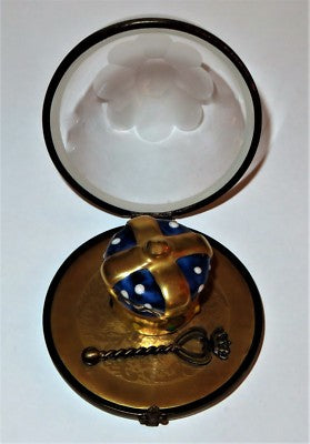 LIMOGES FRANCE BOX - KING OF MARDI GRAS CROWN & SCEPTER IN A CRYSTAL DOME - GR