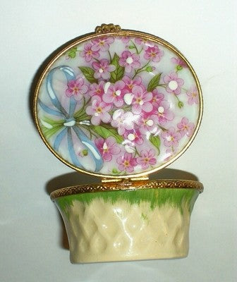 LIMOGES BOX ~FLOWER BASKET~ PINK FORGET-ME-NOTS ~ BLUE RIBBON & BOW ~PEINT MAIN