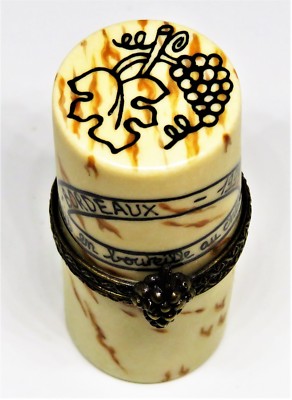 LIMOGES FRANCE BOX ~ WINE CORK ~ BORDEAUX 1997 ~VINE & LEAF & GRAPES~ PEINT MAIN