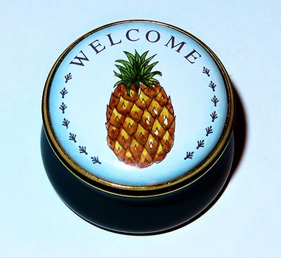 STAFFORDSHIRE ENGLISH ENAMEL BOX - HAWAIIAN PINEAPPLE - FRUITS - "WELCOME" - MIB