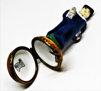 LIMOGES BOX - GRADUATION - GRADUATE & GOWN & CAP - DIPLOMA & BOOKS - LE 4/500