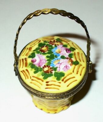 LIMOGES FRANCE BOX ~ GR ~ SPRING FLOWER BASKET & HANDLE ~ ROSES ~ PEINT MAIN