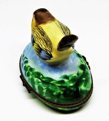 LIMOGES BOX- PARRY-VIEILLE - VINTAGE BIRD & TREE BRANCHES - SPARROW - LEAF CLASP